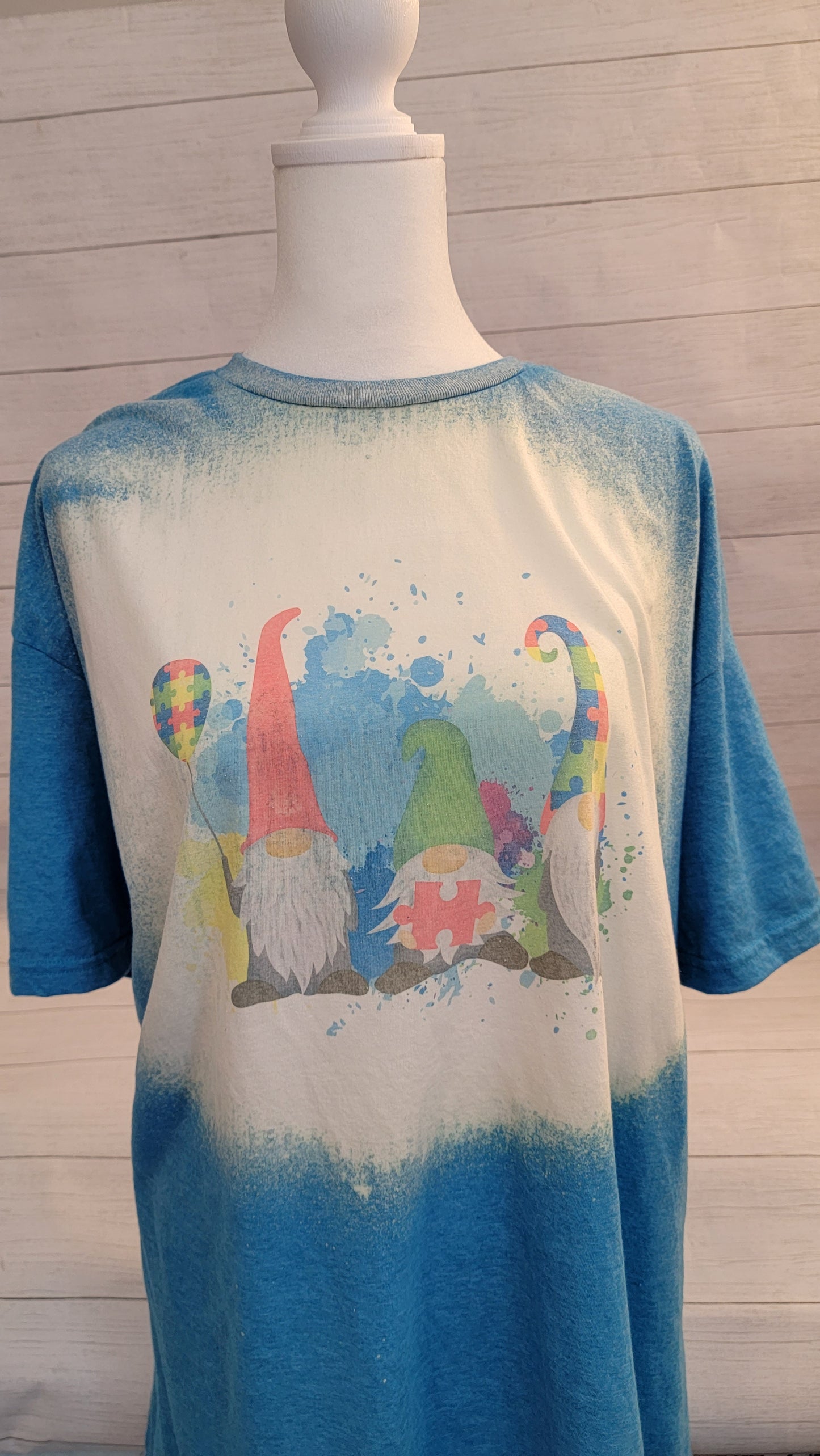 Autism gnomes with balloon and puzzle pieces